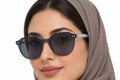 BLUE BEAT BB2027-50 Blue BU-C2 worn by a woman