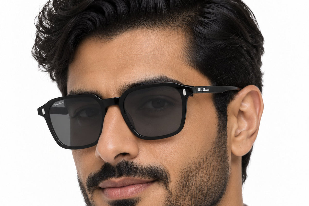 BLUE BEAT BB2027-36 Black BK-C1 worn by a man