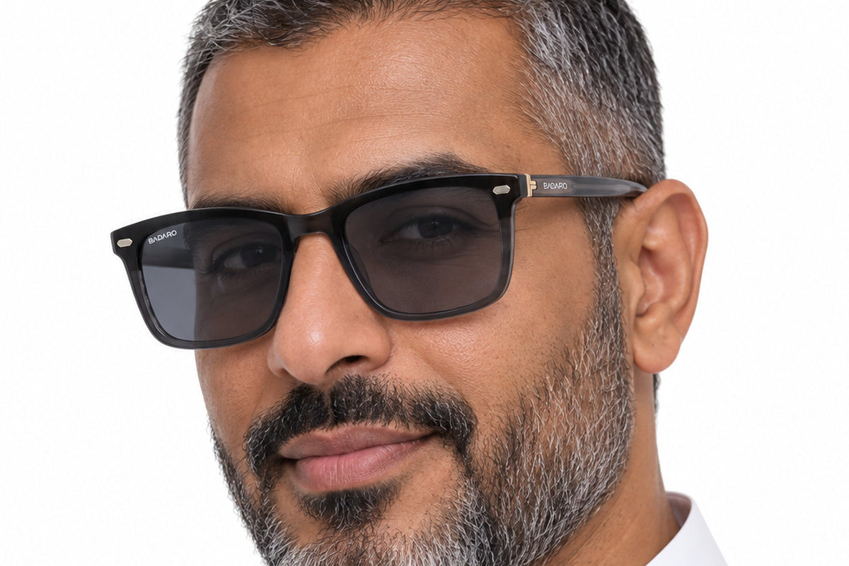 BADARO BD2027-48 Grey GY-C3 worn by a man