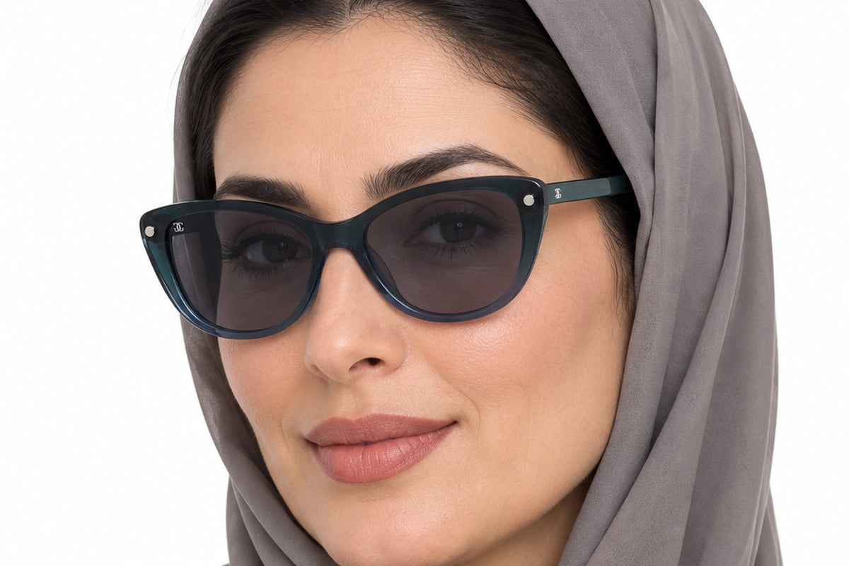 GALIA GA2027-49 Blue BU-C2 worn by a woman