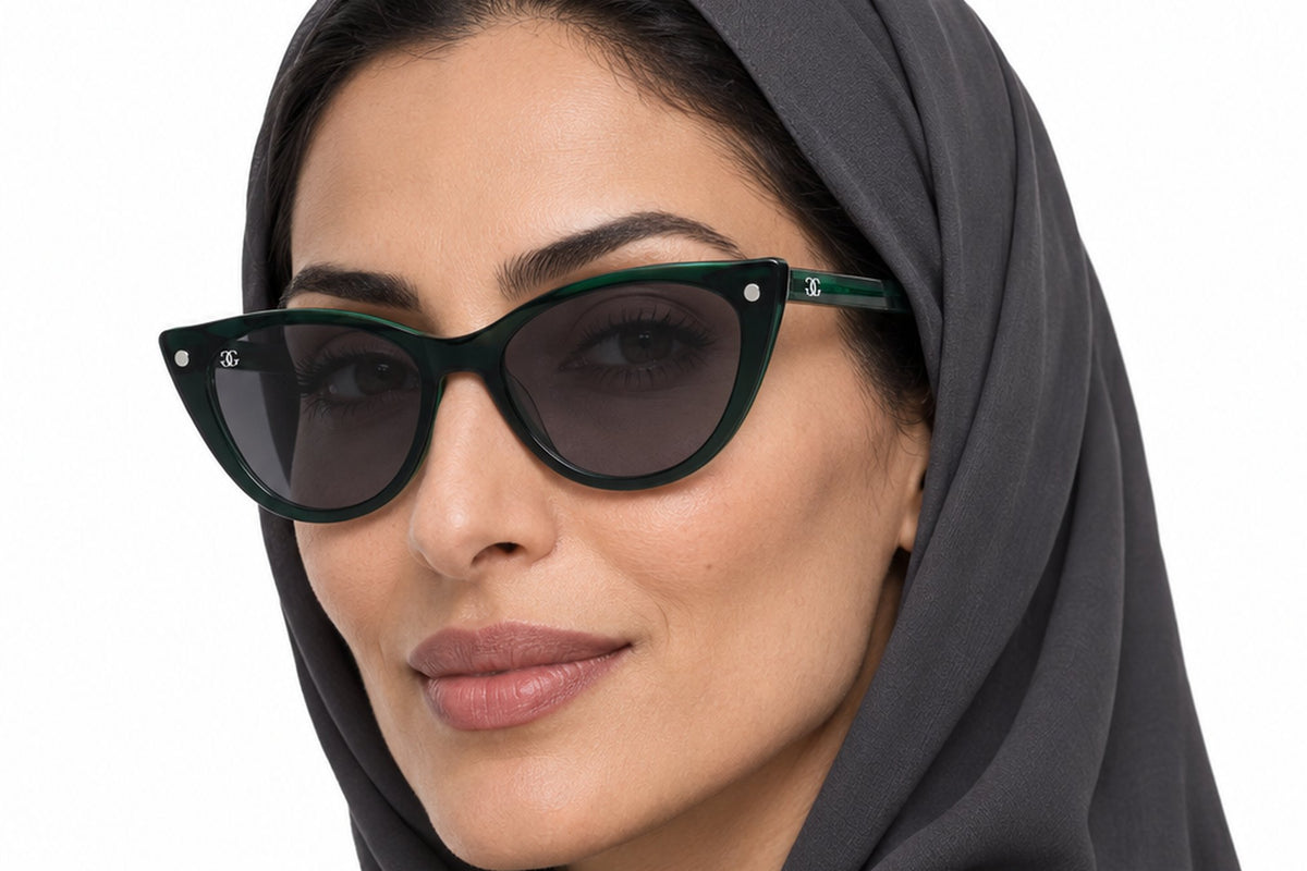 GALIA GA2027-50 Green GN-C3 worn by a woman