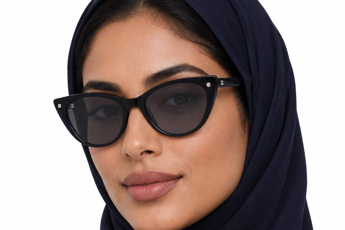 GALIA GA2027-50 Black BK-C5 worn by a woman