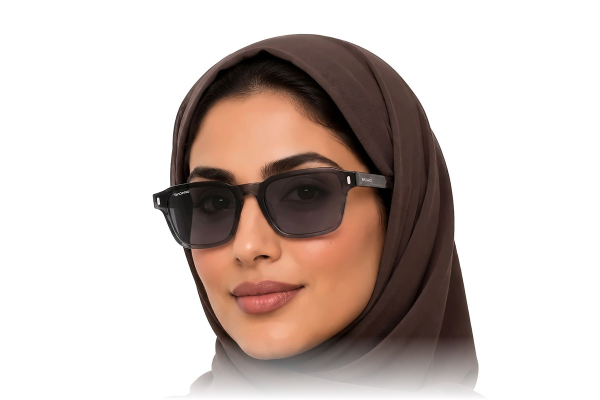 BADARO BD2027-50 Grey GY-C1 worn by a woman
