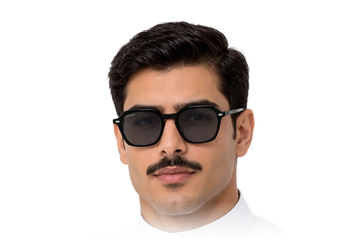 MONACO MN2027-48 Black BK-C1 worn by a man