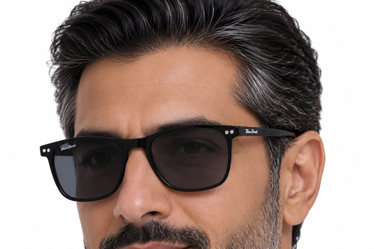 BLUE BEAT BB2027-49 Black BK-C1 worn by a man
